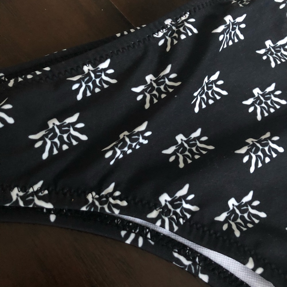 Patterned Halter Bikini - Picture 3 of 4